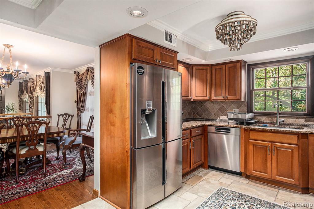 4408 Knightsbridge Lane, West Bloomfield, MI 48323 — Photo 11