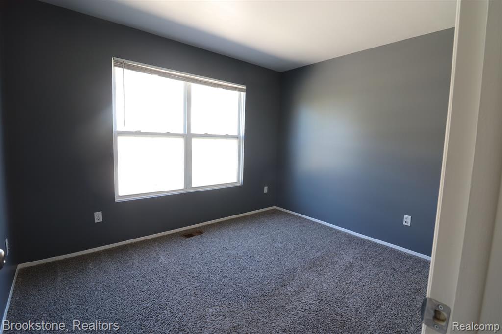 15652 STONE CROSSING Drive, Southfield, MI 48075 — Photo 11