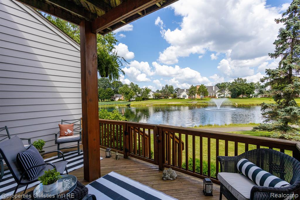 39514 Edgewater Dr, Northville, MI 48168 — Photo 38