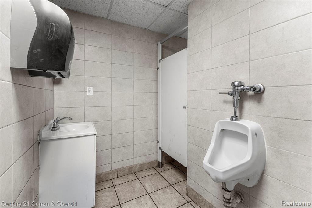 21350 Van Born Rd, Dearborn Heights, MI 48125 — Photo 27