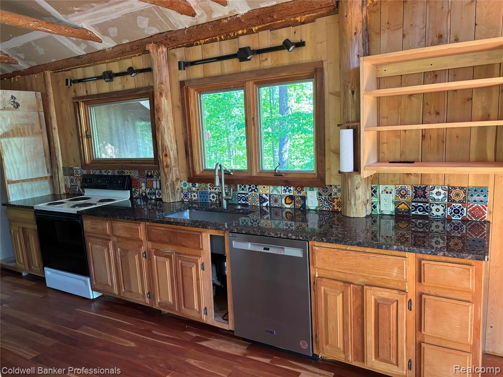 11560 Ashman Hill Road, Boyne Falls, MI 49713 — Photo 4