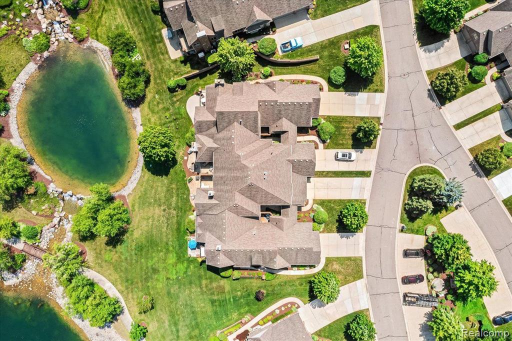 10815 SPARKLING WATERS Court, South Lyon, MI 48178 — Photo 67