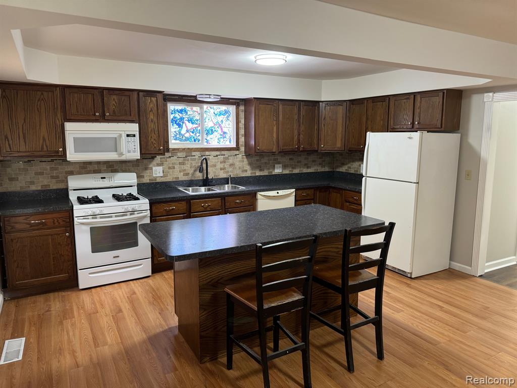 5657 CORNELL Street, Dearborn Heights, MI 48125 — Photo 3