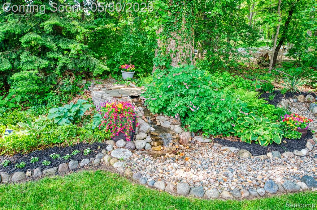 2172 Devonshire Road, Bloomfield Hills, MI 48302 — Photo 35