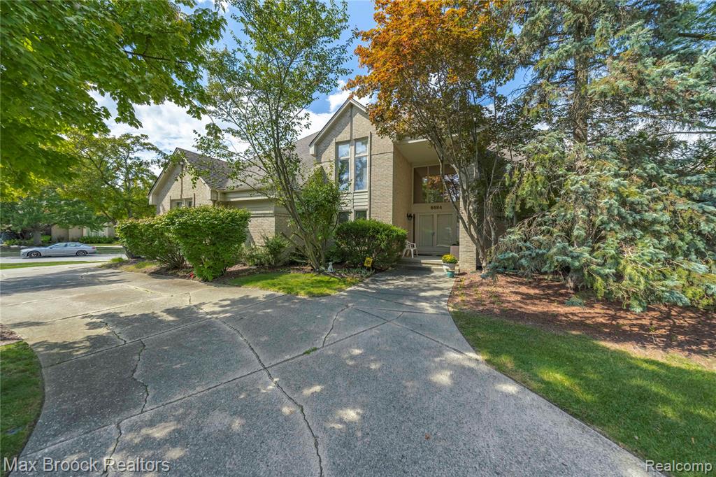 6684 Stonebridge E, West Bloomfield, MI — Photo 2