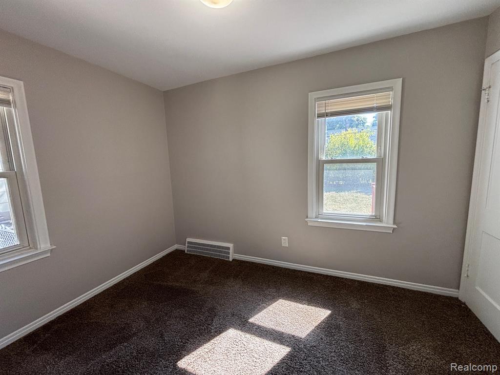 701 W BRICKLEY Avenue, Hazel Park, MI 48030 — Photo 12