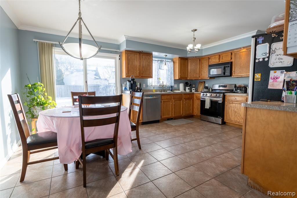 1750 E Woodruff Avenue, Hazel Park, MI 48030 — Photo 5