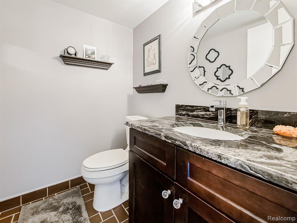 7418 Azalea Court, West Bloomfield, MI — Photo 22