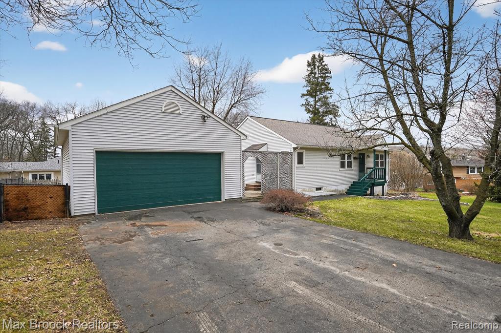 5001 Sylvanview Drive, Clarkston, MI 48348 — Photo 8