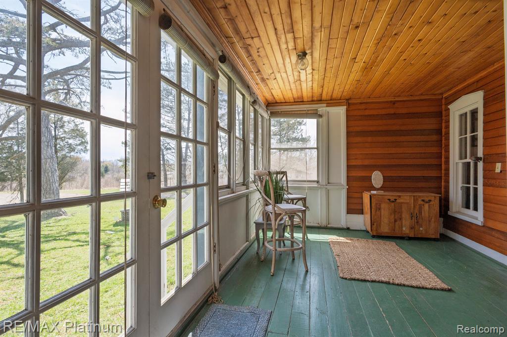 565 SLEAFORD Road, Howell, MI 48843 — Photo 7