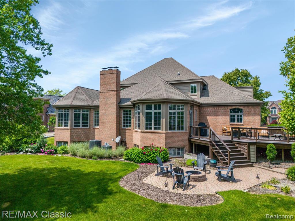 18438 Clairmont Circle E, Northville, MI 48168 — Photo 70