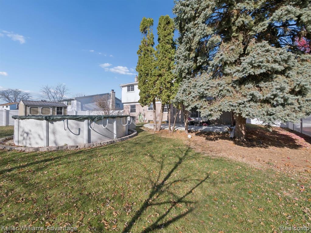 19071 Coachwood Road, Riverview, MI 48193 — Photo 40
