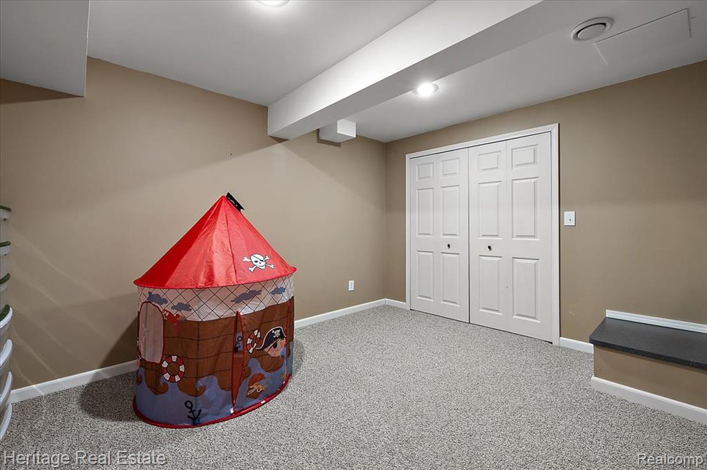 624 Glenmoor Drive, Oxford, MI 48371 — Photo 34