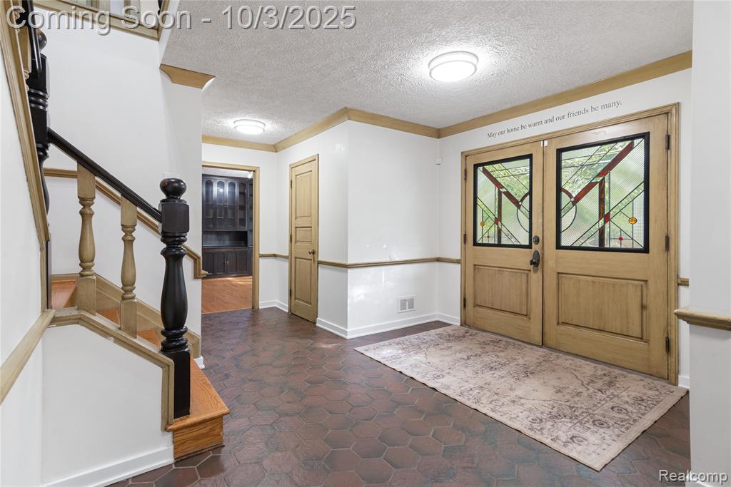 5130 Lake Bluff Rd, West Bloomfield, MI 48323 — Photo 9