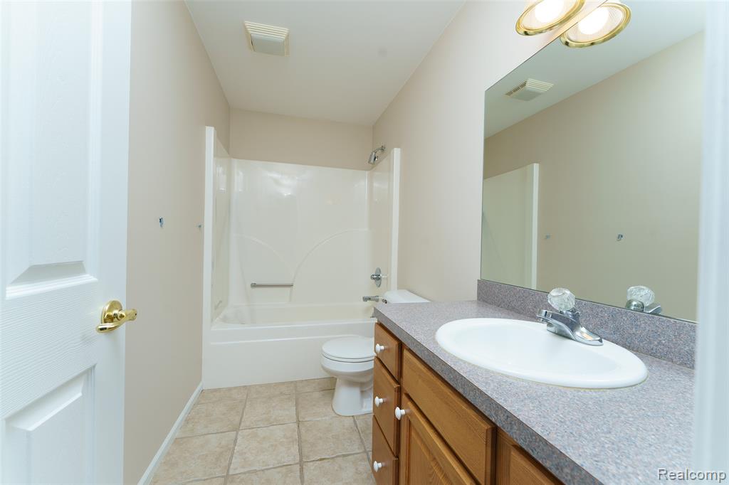 216 Canterbury Court, Linden, MI 48451 — Photo 14