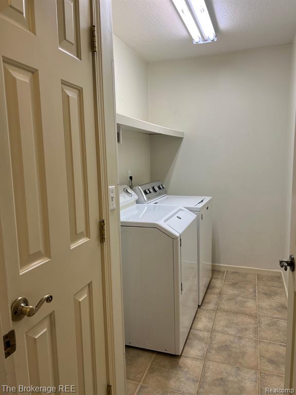 6112 NORMANDY Drive, Saginaw, MI 48638 — Photo 11