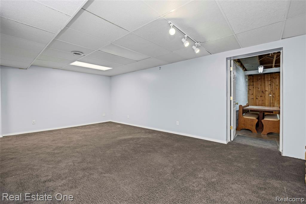 28615 Bloomfield Drive, Lathrup Village, MI 48076 — Photo 41