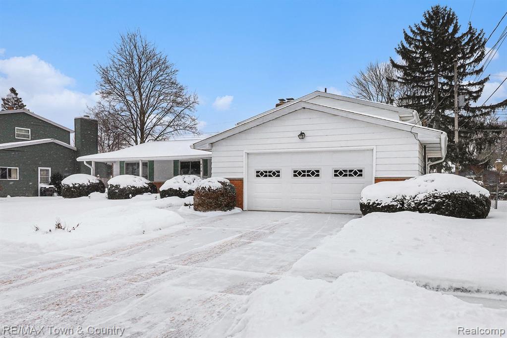 426 Bellewood Drive, Flushing, MI 48433 — Photo 25
