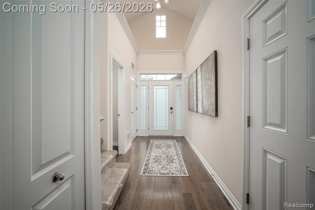 42384 Gateway Dr, Plymouth, MI 48170 — Photo 2