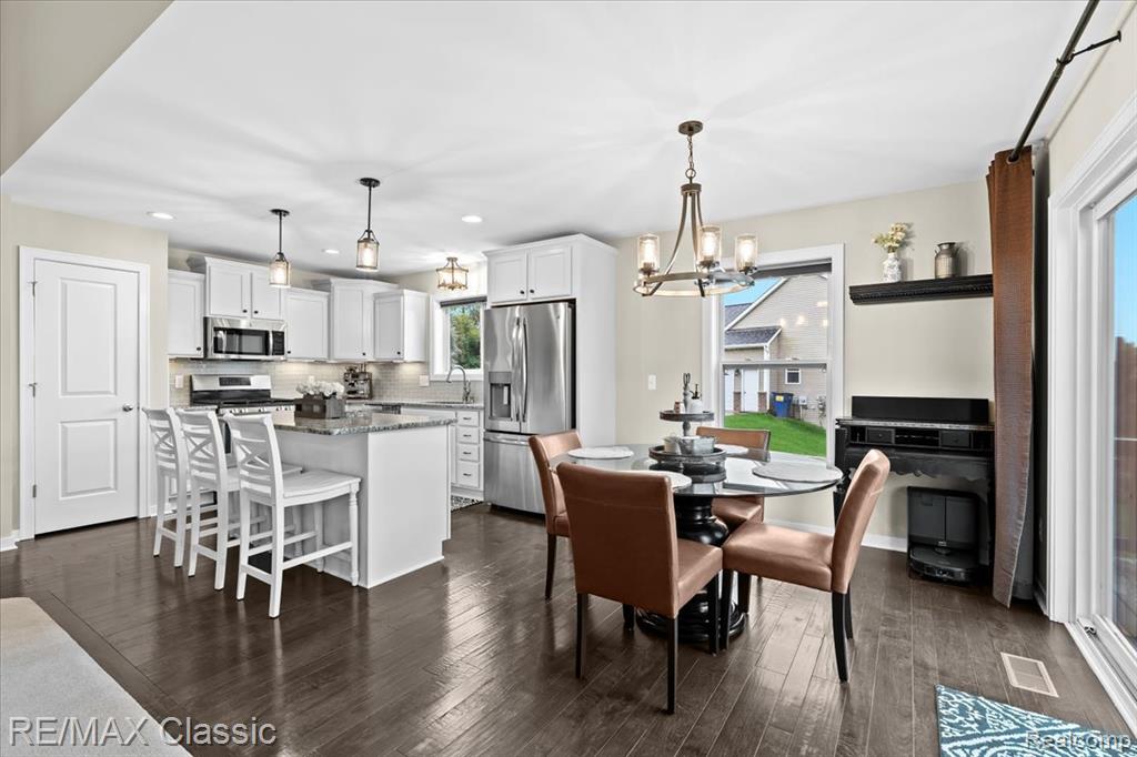 7803 Tipperary Trail, Fenton, MI 48430 — Photo 10