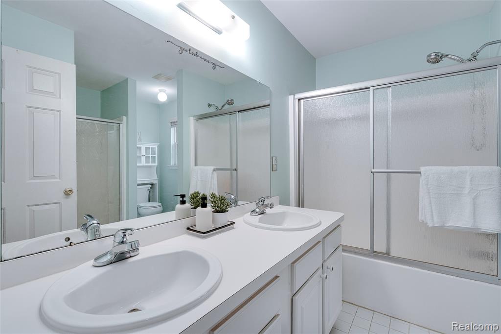 834 Natures Cove Court, Wixom, MI — Photo 32