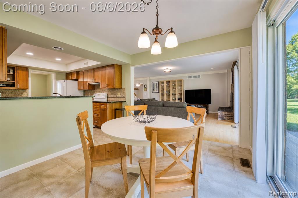 36275 Congress Road, Farmington, MI 48335 — Photo 18