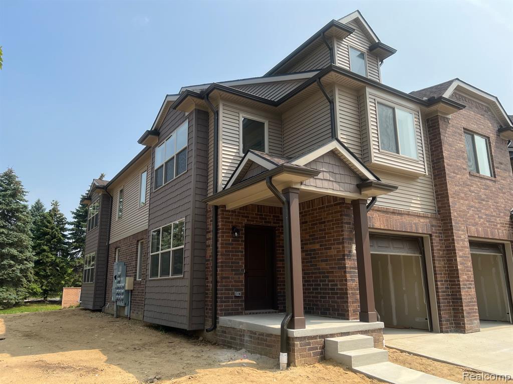 4100 SECLUDED PINES DR, Sterling Heights, MI 48314 — Photo 2