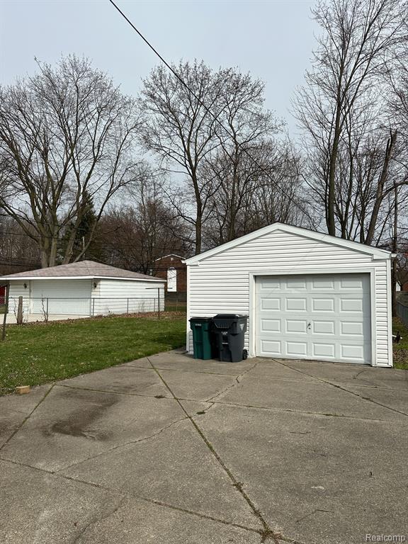859 ROBINWOOD Drive, Troy, MI 48083 — Photo 8