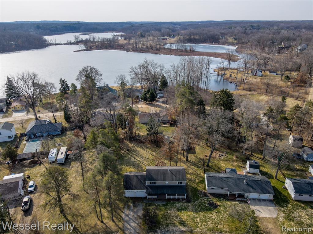 557 Green Cove Drive, Holly, MI 48442 — Photo 3