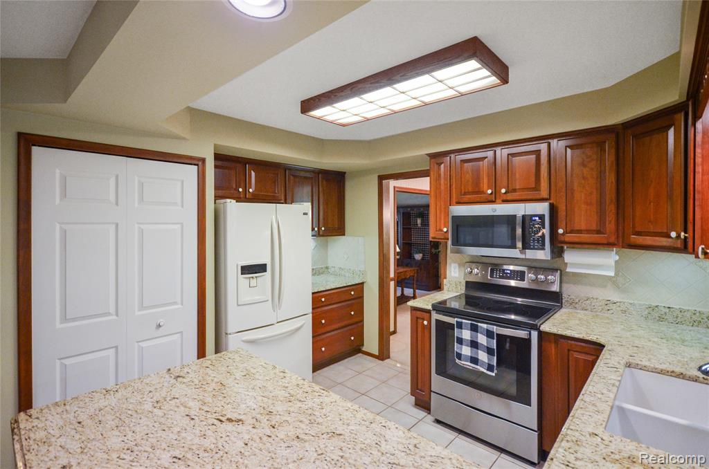 53645 Lambeth Court, Shelby Twp, MI 48316 — Photo 23