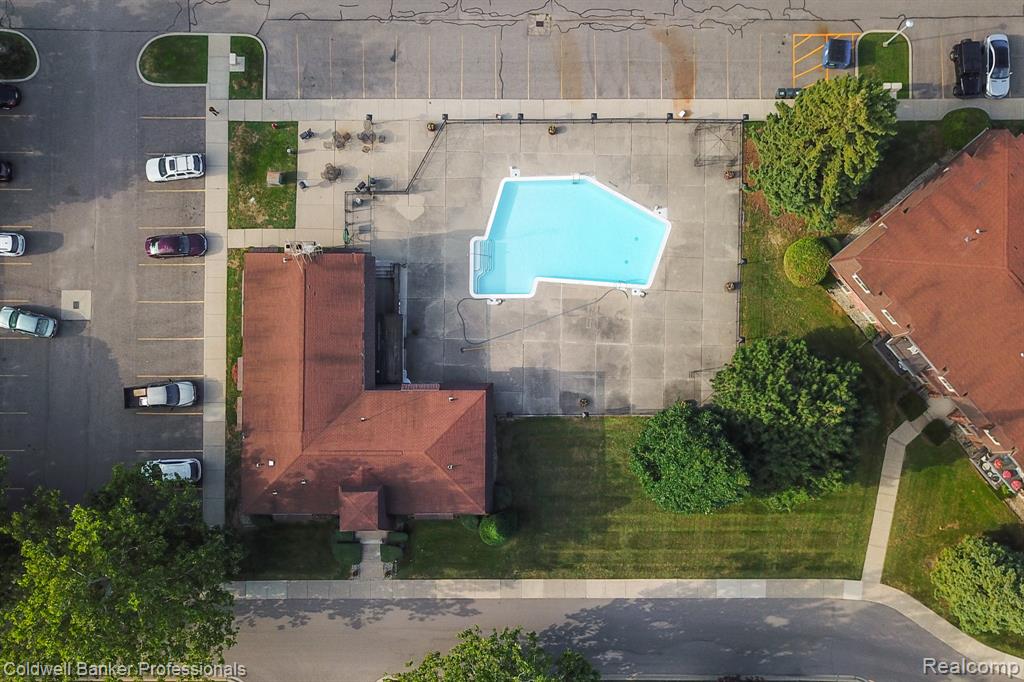 425 Riviera Drive, Saint Clair Shores, MI 48080 — Photo 13