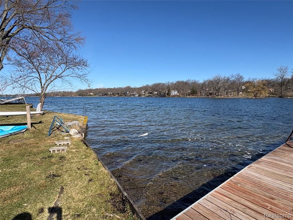6912 Colony Drive, West Bloomfield, MI 48323 — Photo 4