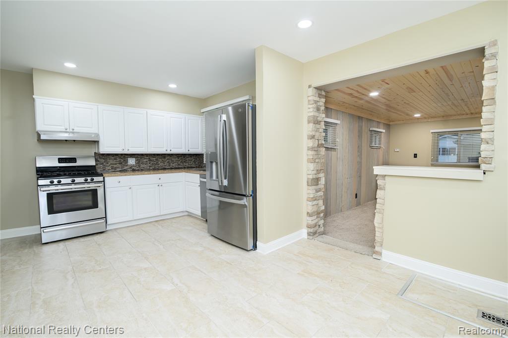 47337 Winthrop Street, Shelby Twp, MI 48317 — Photo 7