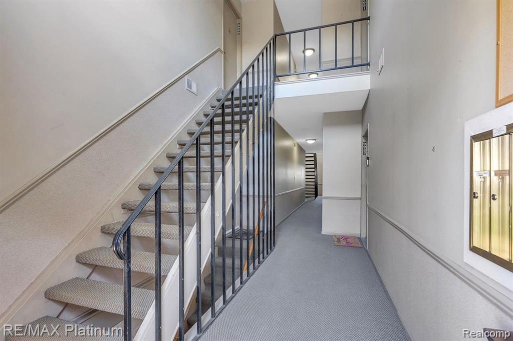 10018 ALLEN POINTE Drive, Allen Park, MI 48101 — Photo 17