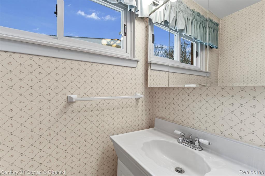 7479 N Charlesworth Street, Dearborn Heights, MI 48127 — Photo 26