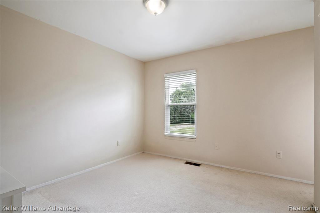 5016 Patrick Road, West Bloomfield, MI — Photo 31