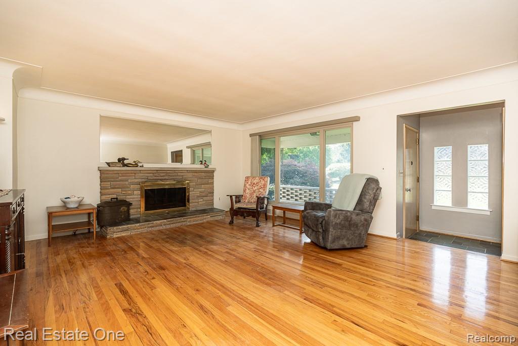 5055 Eastbrook Court, Utica, MI 48316 — Photo 4