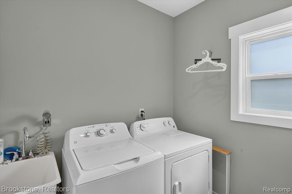 9830 Loretta Lane, South Lyon, MI 48178 — Photo 43