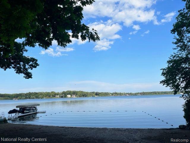 4952 STILLMEADOW Drive, Howell, MI 48843 — Photo 40
