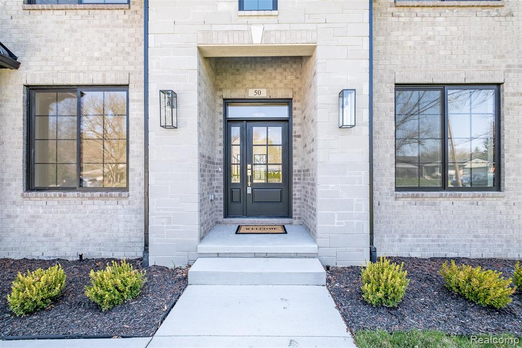 50 Lesdale Drive, Troy, MI 48085 — Photo 12