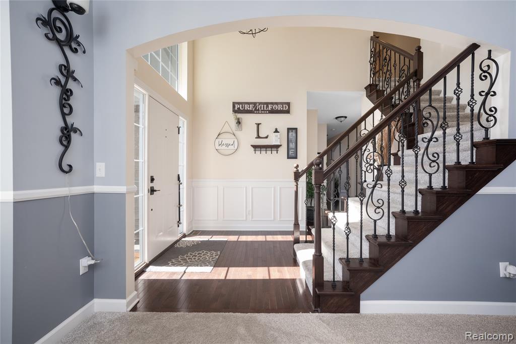 529 Napa Valley Drive, Milford, MI 48381 — Photo 3