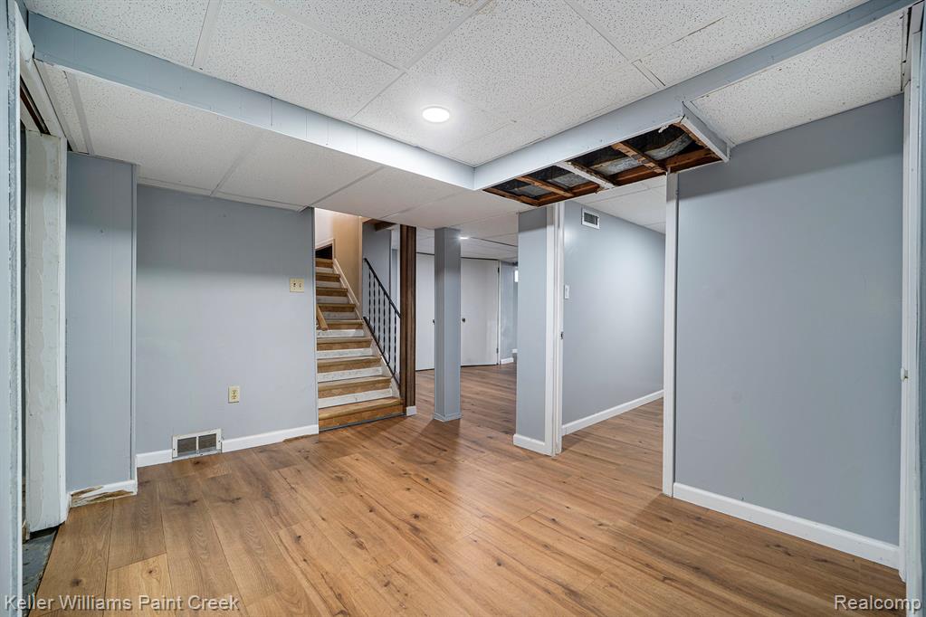 20926 Lennon Street, Harper Woods, MI 48225 — Photo 19