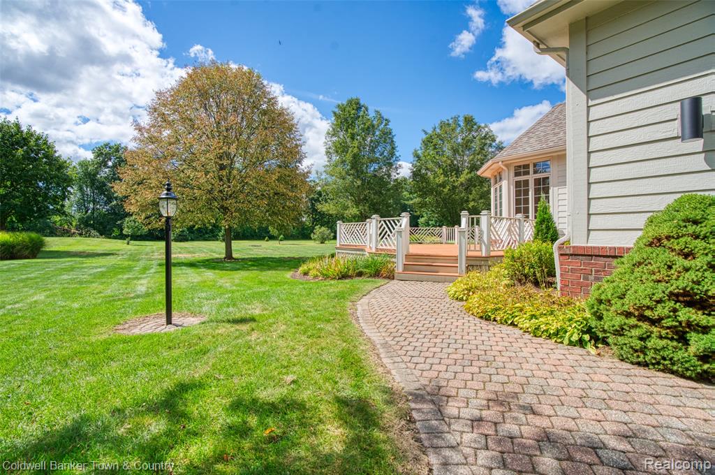 4692 Edinburgh Drive, Howell, MI 48843 — Photo 37