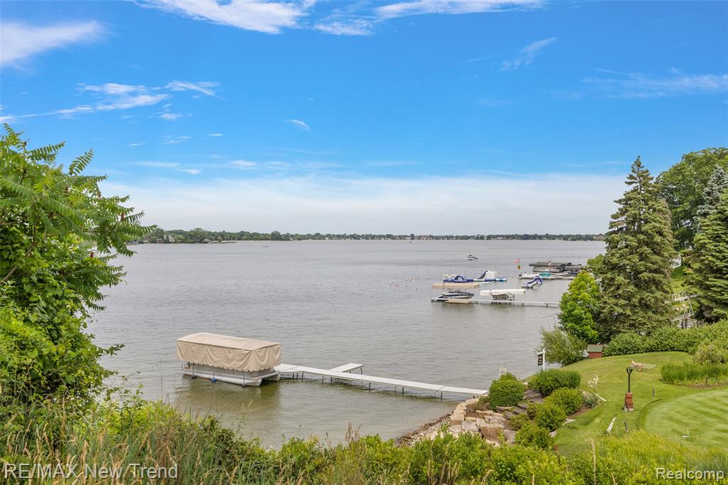 4796 DOW RIDGE Road, Orchard Lake Village, MI 48324 — Photo 8