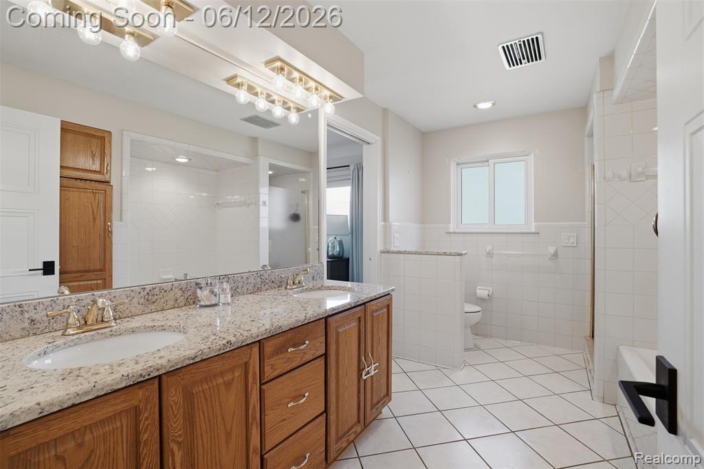 6998 Meadowlake Road, Bloomfield Hills, MI 48301 — Photo 21