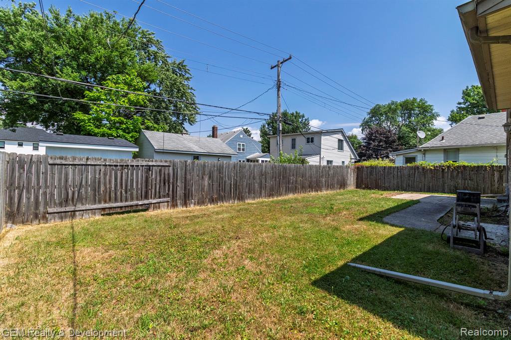 422 Clinton Street, Wyandotte, MI 48192 — Photo 33