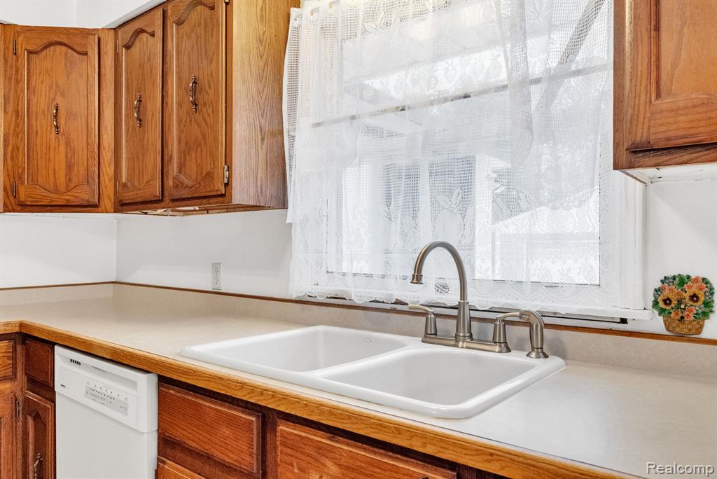 2650 Alger Road, Port Huron, MI 48060 — Photo 18