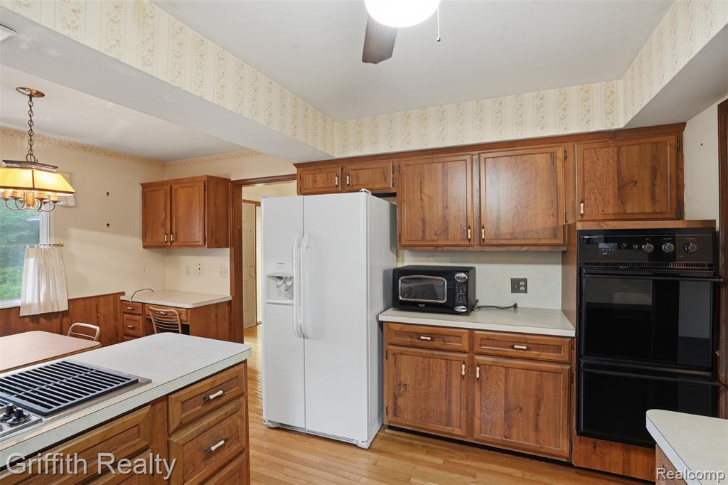 10646 Kenicott Trail, Brighton, MI 48114 — Photo 17