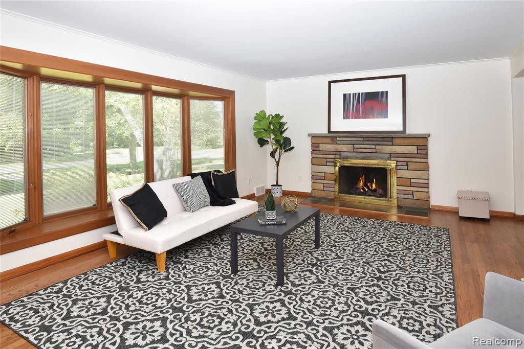 18146 Riverside Drive, Beverly Hills, MI 48025 — Photo 6