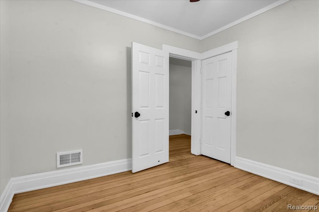 7950 E Lafayette Street, Detroit, MI 48214 — Photo 17